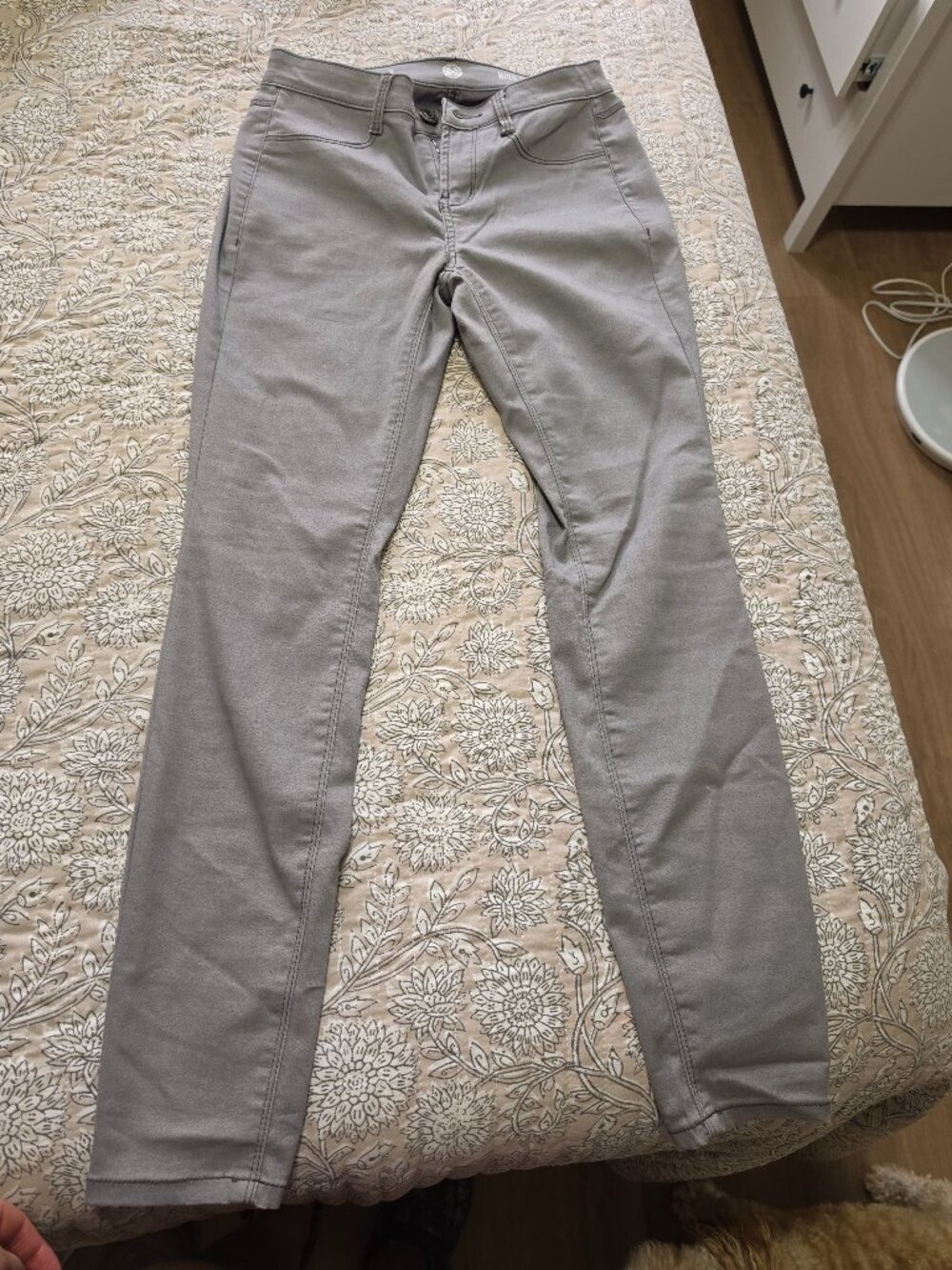 Gray skinny jeans